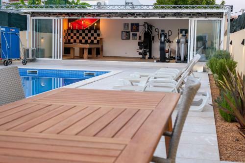 Villa Acqua-jacuzzi-heatable Pool-sauna-gym-snooker