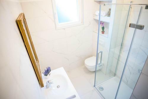 Villa Holiday Home Stri?nja W/ Sea View