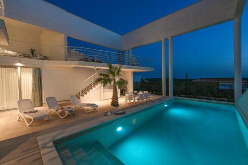 Beautiful Villa Dante Debeljak