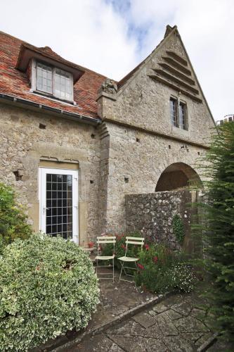 Lodge Lympne Castle Cottages