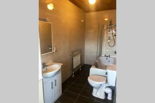 Spacious Seaside Apartment 3km From Clifden
