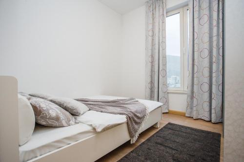 Apartment Status 6