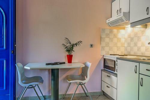 Apartamento Bbq-backyard-of Amoudara-full Kitchen-parking-3
