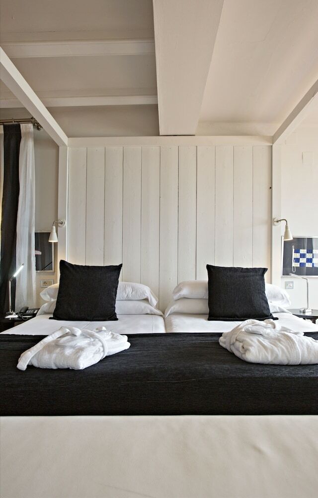 Hotel Trias