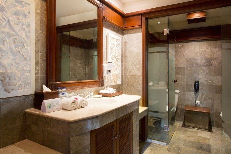 Hotel Grand Balisani Suites