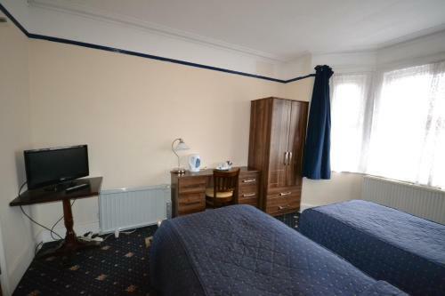 Hostal Airport Guest House