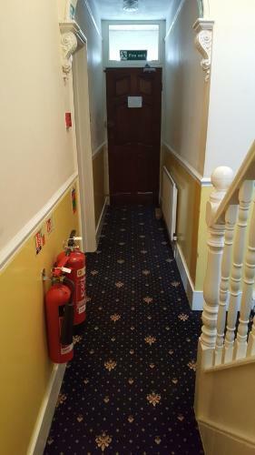 Hostal Airport Guest House