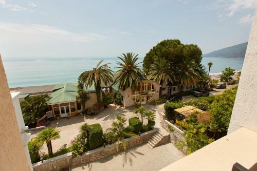Old Gagra Hotel