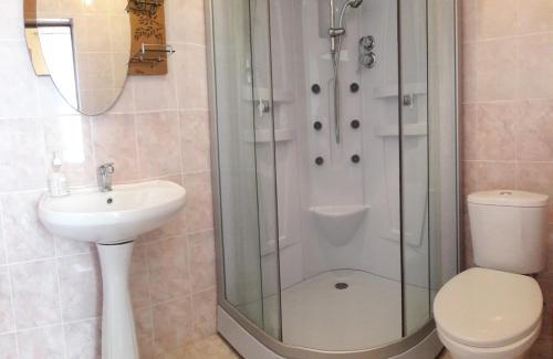 Hostal Guest House On Ardzinba 215
