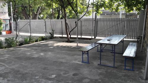 Hostal Guest House On Ardzinba 215
