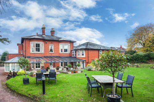 Alexandra Court Hotel