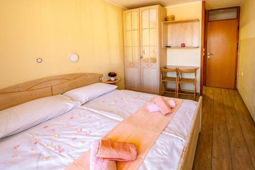 Hostal Slovenian Traditional Guest House