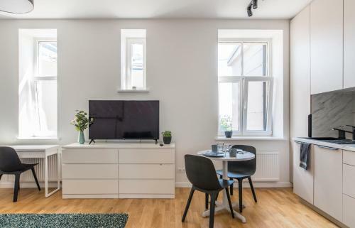 Apartamento Cozy Modern Studio In City Centre & Queensize Bed
