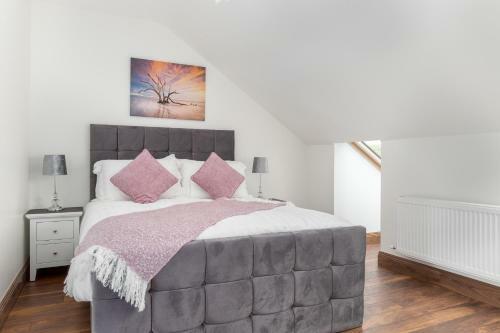 Stunning Coastal Home In Dingle Town