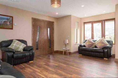 Stunning Coastal Home In Dingle Town