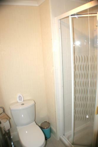 Hostal Seasons 24 Guest House