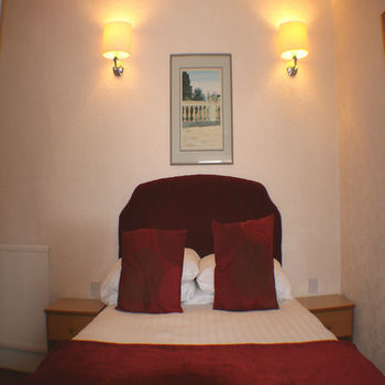 Hostal Holmsdale Hotel