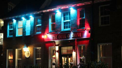 The Bull And Bush Hotel Kingston