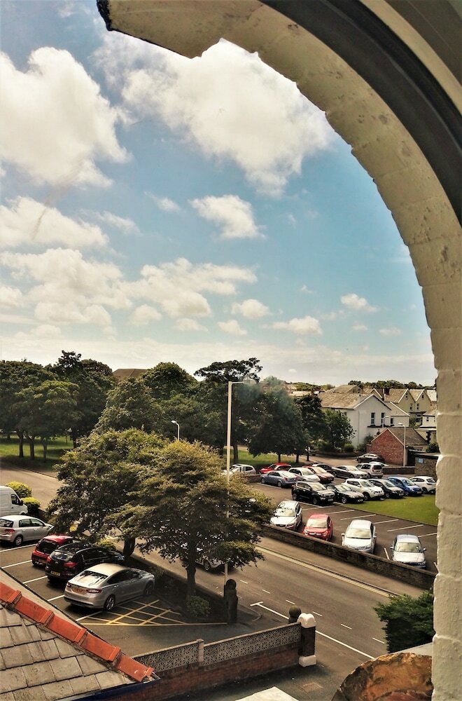 Dukes Folly Hotel