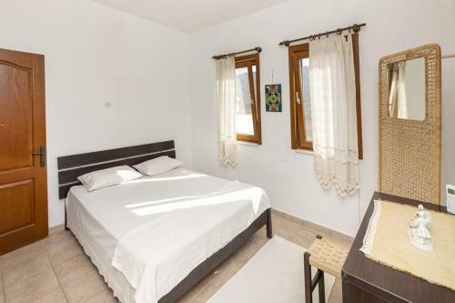 Central House With Shared Pool Near Paradise Bay In Bodrum