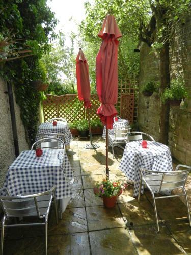 School House Hotel & Restaurant