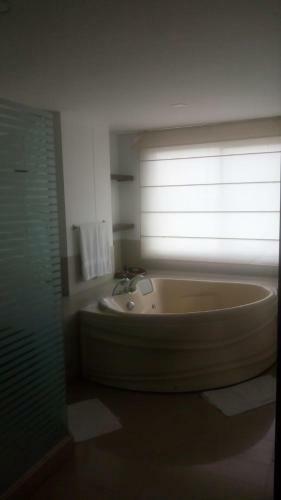 Aw Hotel Chipichape Urban