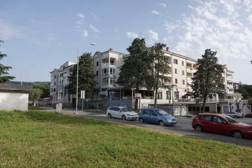 Apartamento ? 5 Min. Walk To Beach, Queen Bed+sofa, Ac, Garage