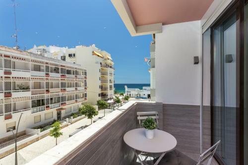 Luxury Beach Apartment At Arma��o de P�ra
