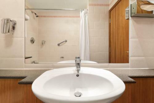 Ramada London Ruislip - Formerly Days Hotel South Ruislip