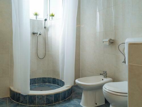 Spacious & Quiet - City Center - 2br Apartment