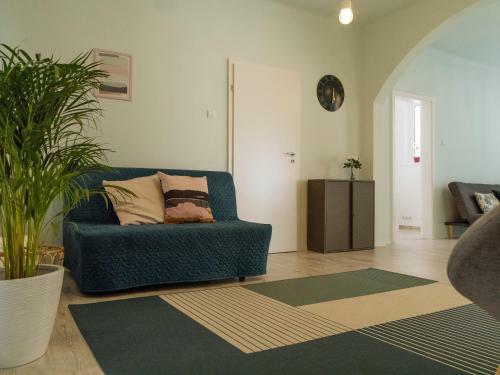 Spacious & Quiet - City Center - 2br Apartment