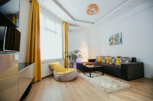 Color Apartments Corneliu Coposu 1a Street