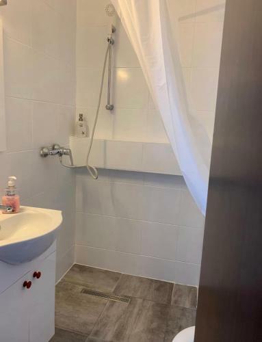 Ultracentral University Apartment