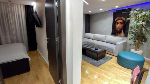 House Of Mac Apartments