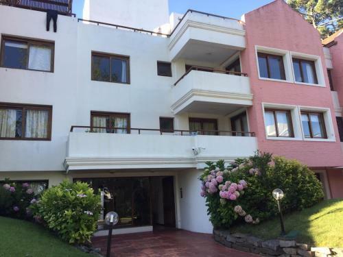 Apartamento Confort�vel Apto Na Tranquilidade Do Bosque