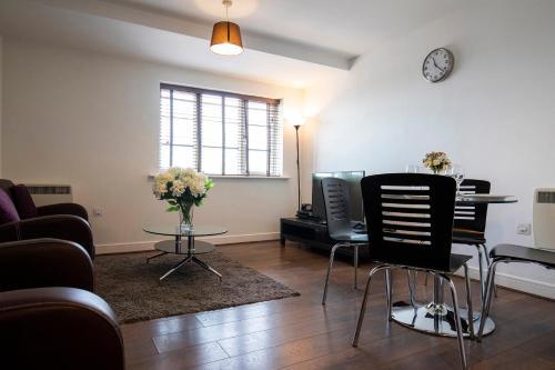 Apartamentos Flexi-lets@wallis Square, Farnborough