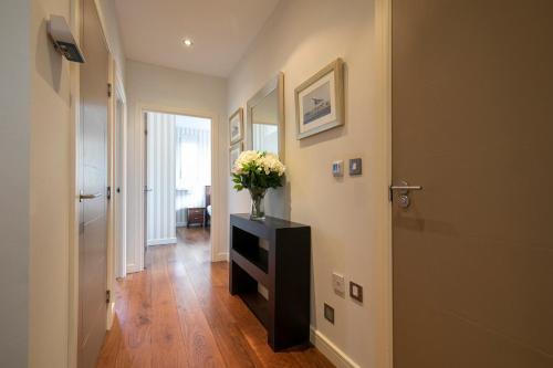 Apartamentos Flexi-lets@wallis Square, Farnborough