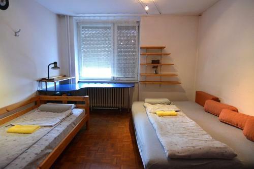 Apartman 3 Sobe - Lokacija Sajam- Bolnica - Stanica