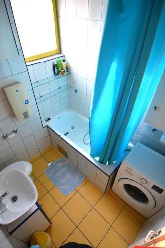 Apartman 3 Sobe - Lokacija Sajam- Bolnica - Stanica