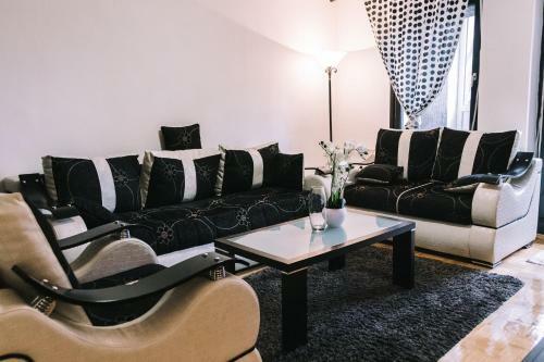 Apartamento Black And White