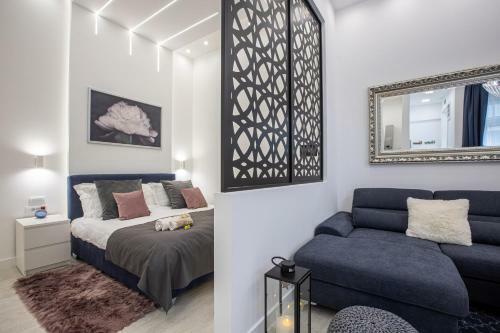Theatre Square Apartments