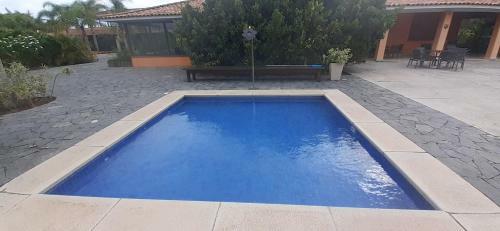 Casa Praiana Em Condominio Com Lazer