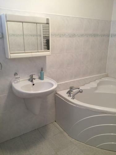 Nice Apartment For 4 People Near Cathedral