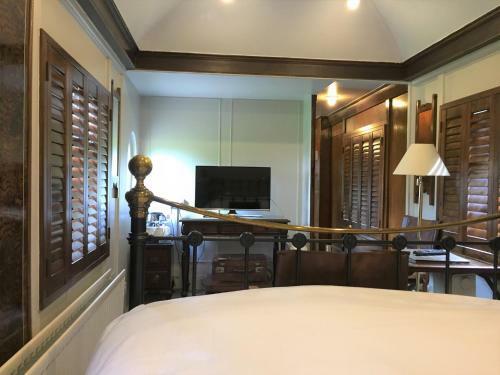 Hostal The Old Railway Station