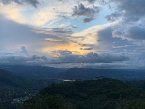 Agradable Caba�a Con Vistas Maravillosas