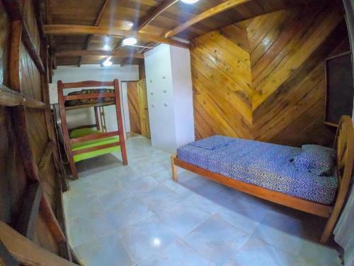 Albergue Iguana Beach House