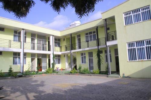 Hostal Avi Pension
