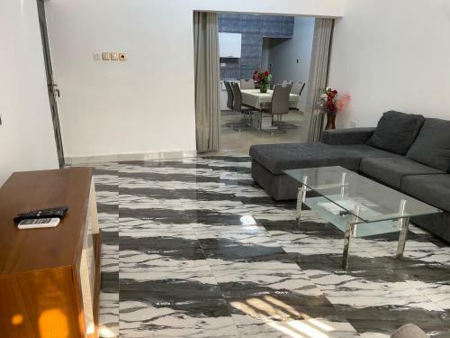 Cozy 2 Bedroom With En-suite Bathrooms Apartment