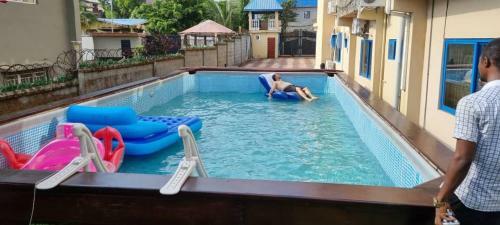Apartamento Phagibs Inn Hotel