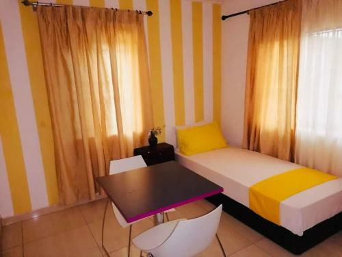 Hostal Zunox Guest House